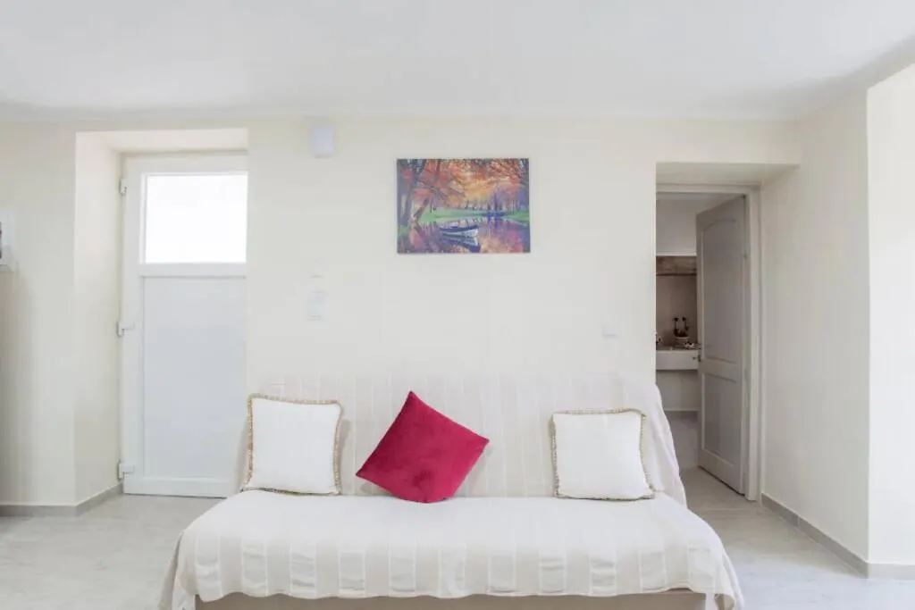 Newly Reconstructed Flat 107Sqm! Lejlighed Chania